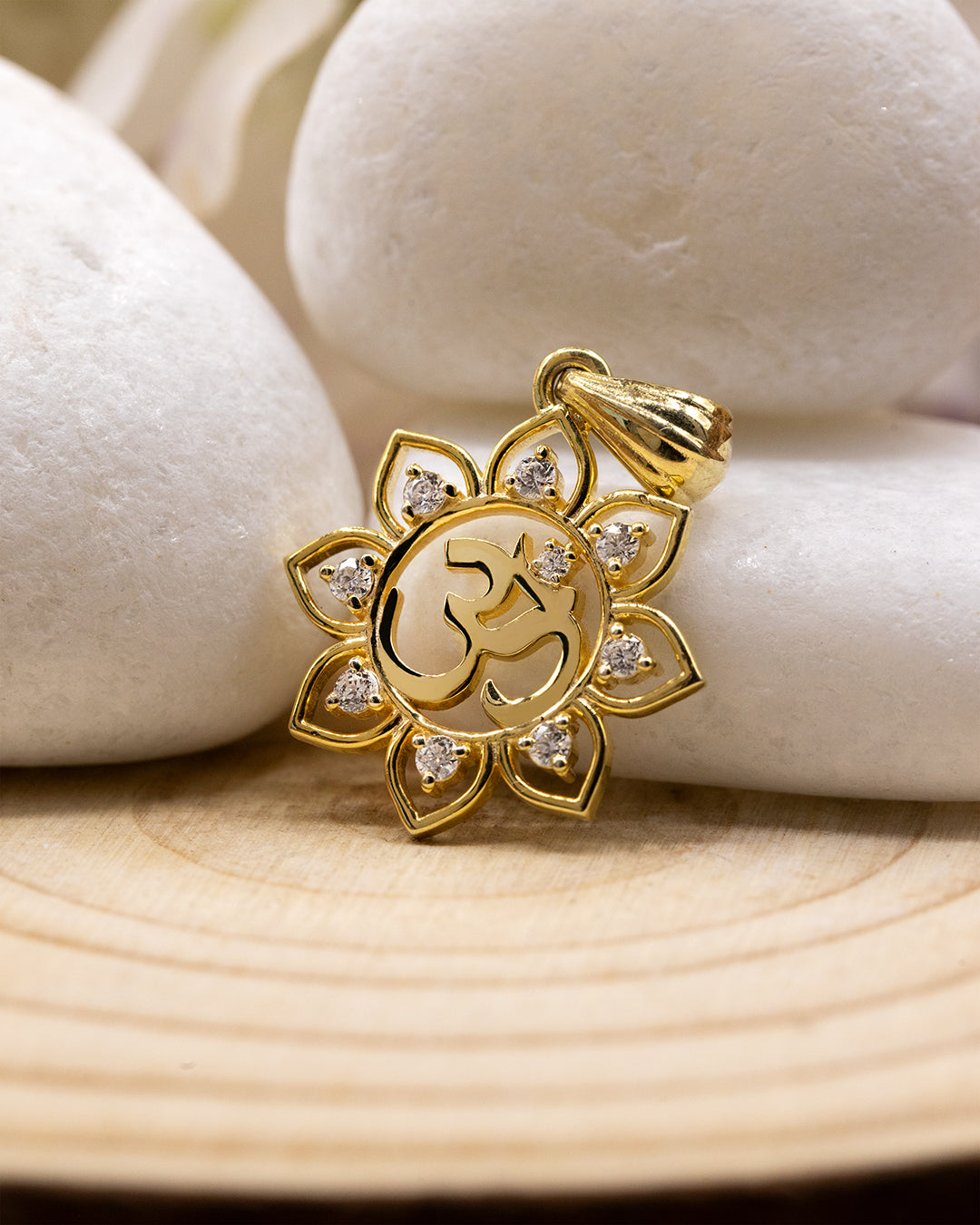 Mini Radiant Om yantra