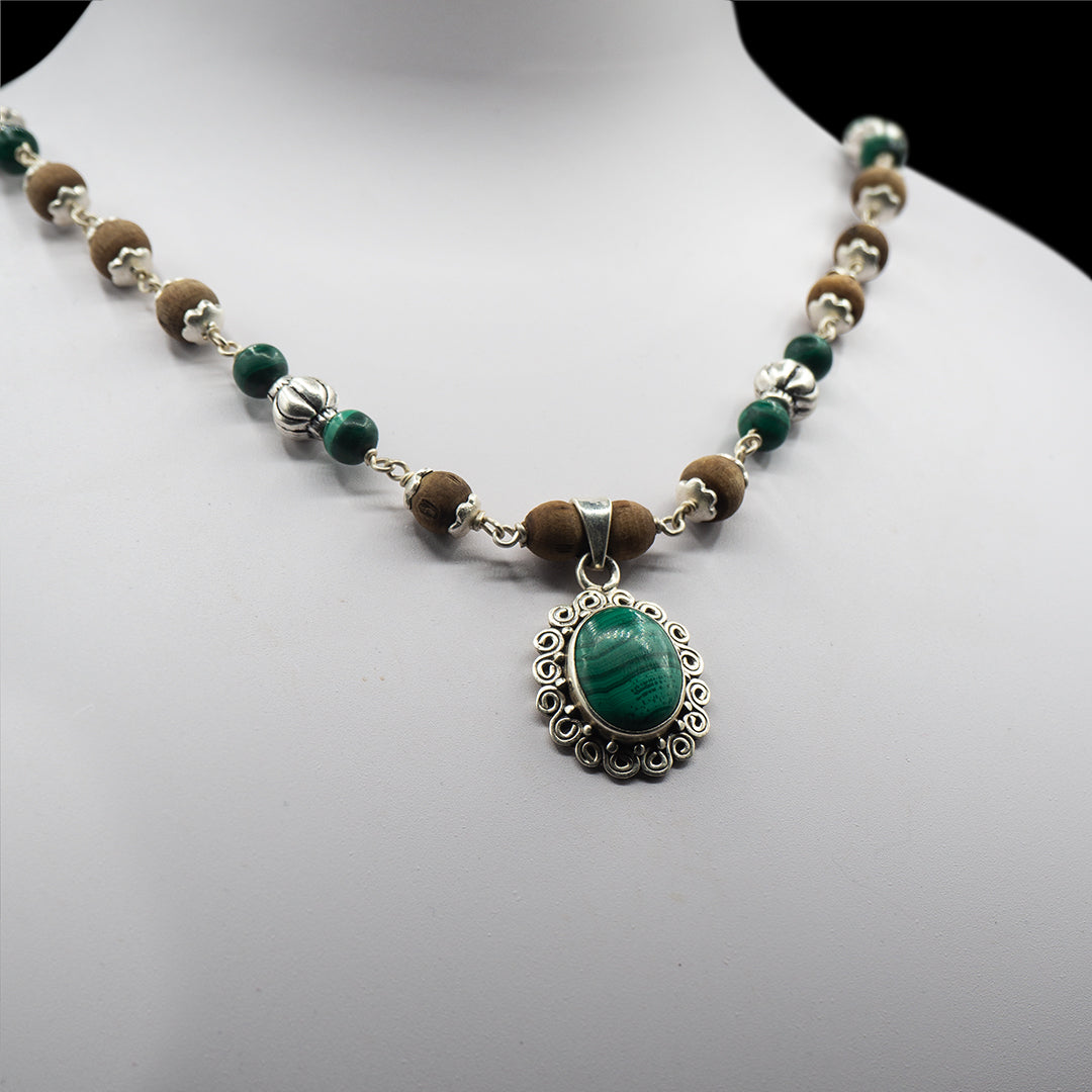 Club beads Green Stone Silver Kanti Mala