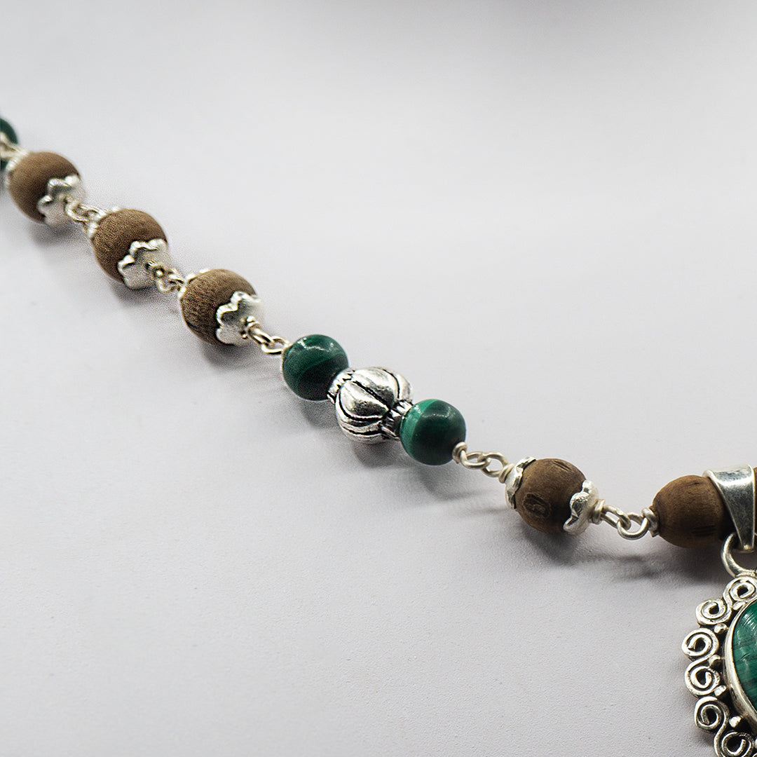 Club beads Green Stone Silver Kanti Mala