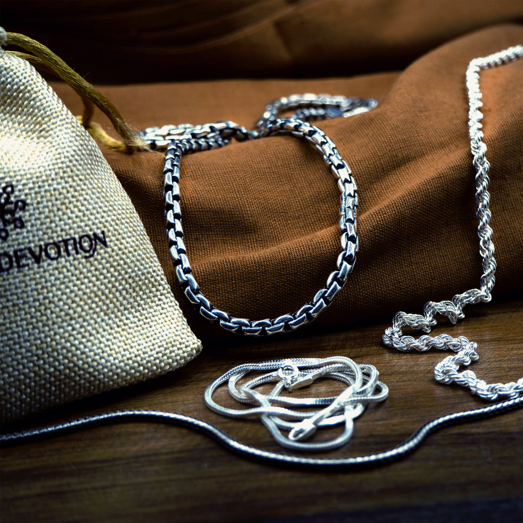Chains – Arts of Devotion