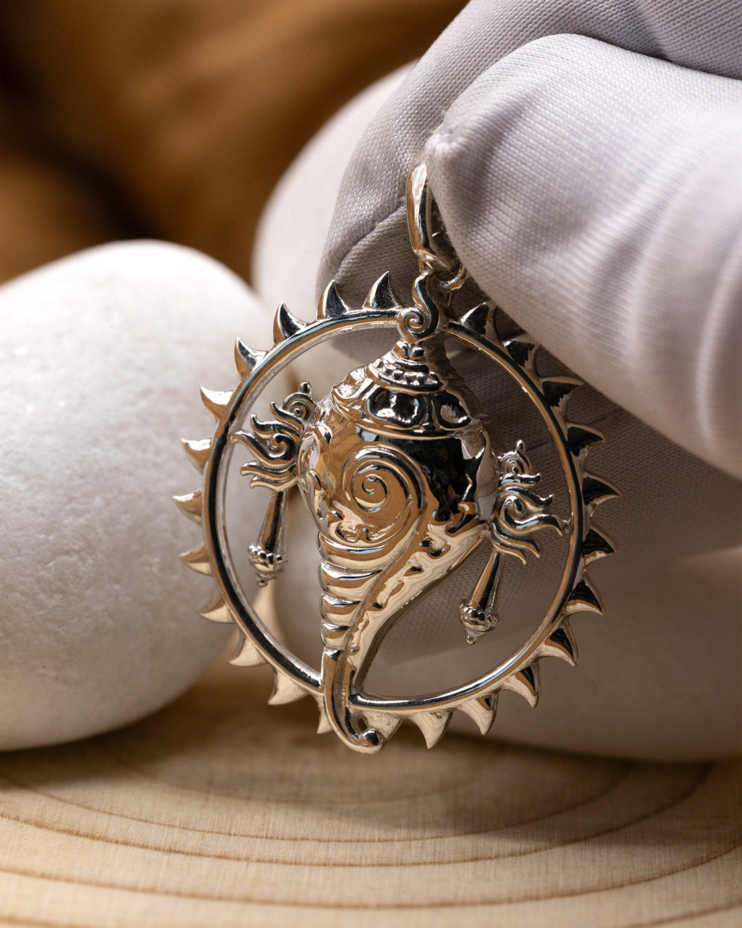 Shanka Chakra Pendant